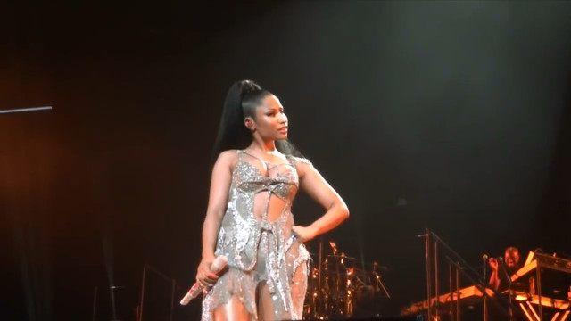 Nicki Minaj sexy – Vancouver Live (2015)