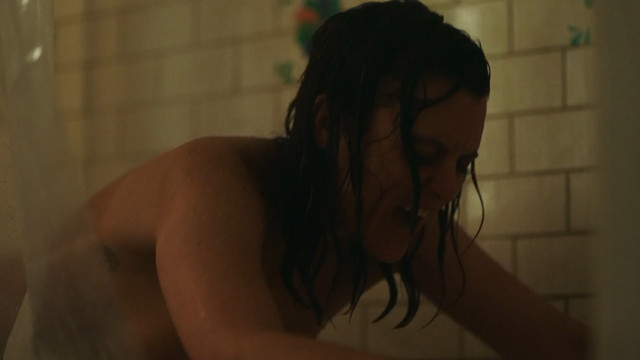 Frankie Shaw nude - SMILF s02e05 (2019)