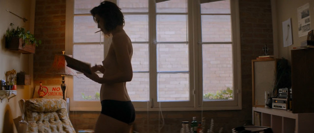 Mary Elizabeth Winstead nude - All About Nina (2018)