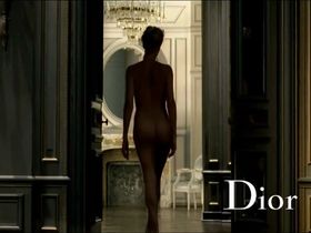 Charlize Theron nude - Anuncio J'adore- Dior Perfume Commercial (2011)