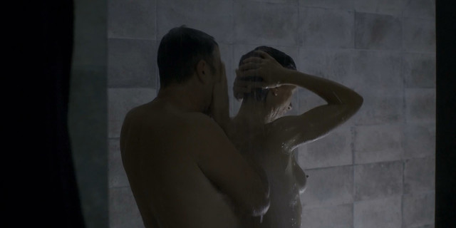 Sophie Gomez nude - Monarca s01e04, e07 (2019)