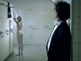 Melanie Winiger nude - Achtung, fertig, Charlie (2003)