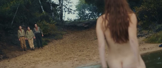 Kamila Janovicova nude - Bobr (2018)