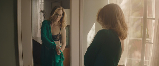 Julianne Moore nude - Gloria Bell (2018)