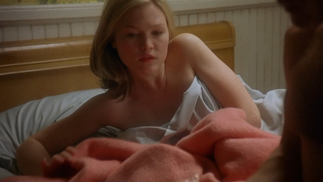 Julia Stiles sexy - Edmond (2005)