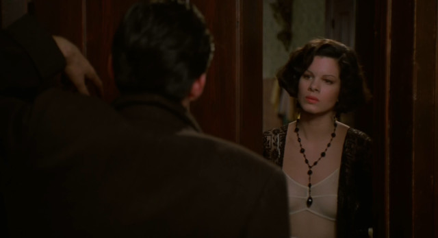 Marcia Gay Harden sexy - Miller's Crossing (1990)