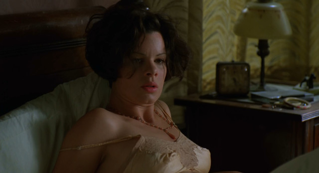 Marcia Gay Harden sexy - Miller's Crossing (1990)