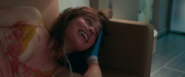 Haley Lu Richardson sexy - Five Feet Apart (2019)