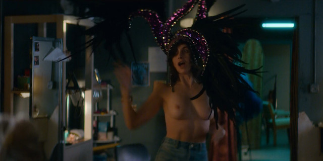 Alison Brie nude - Glow s03e03 (2019)