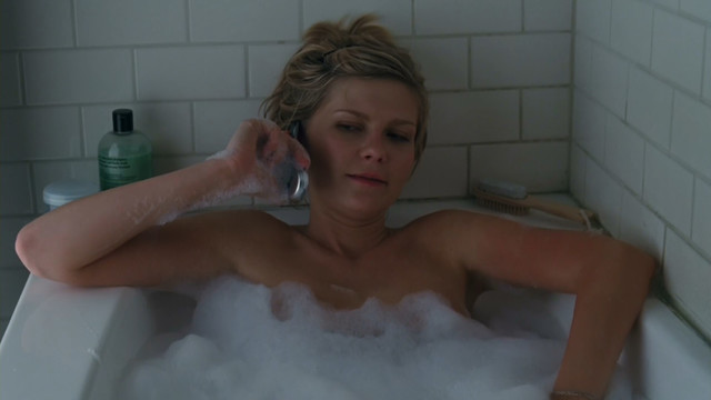 Kirsten Dunst sexy - Elizabethtown (2005)