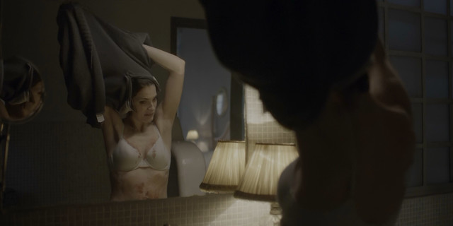 Irene Azuela sexy - Monarca s01e02, e08 (2019)