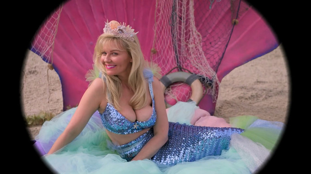 Kirsten Dunst sexy - On Becoming a God in Central Florida s01e07 (2019)