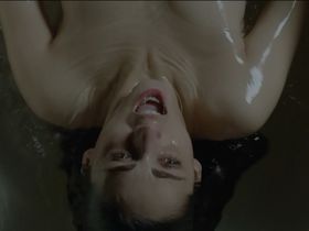 Miriam Leone sexy - Non uccidere s01e01 (2015)