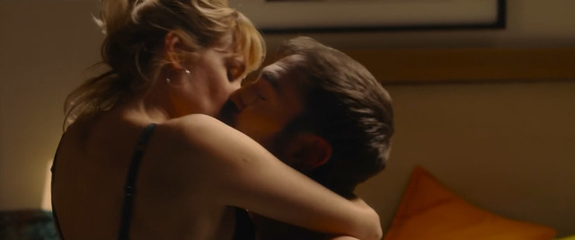 Maggie Civantos nude - La pequena Suiza (2019)