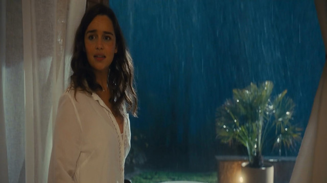 Emilia Clarke sexy - Me Before You (2016)