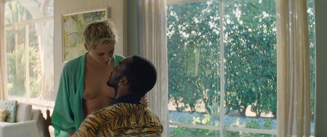 Kristen Stewart nude, Margaret Qualley sexy - Seberg (2019)