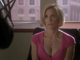Felicity Huffman sexy - Desperate Housewives s06e04 (2009)