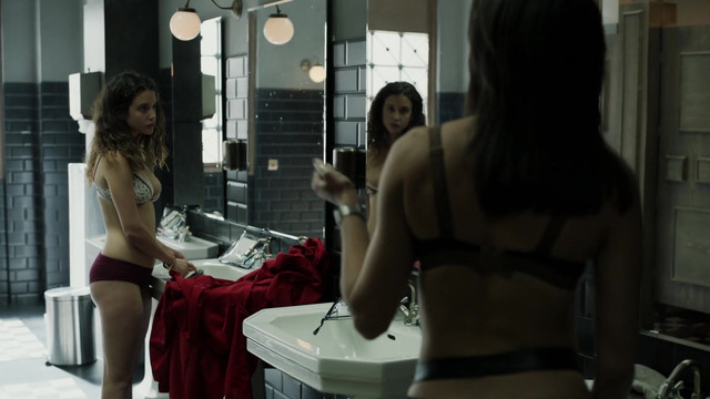 Maria Pedraza sexy, Alba Flores sexy - Money Heist s01e10 (2017)