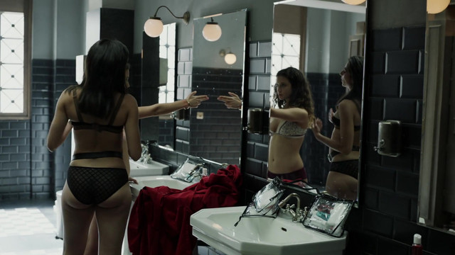 Maria Pedraza sexy, Alba Flores sexy - Money Heist s01e10 (2017)