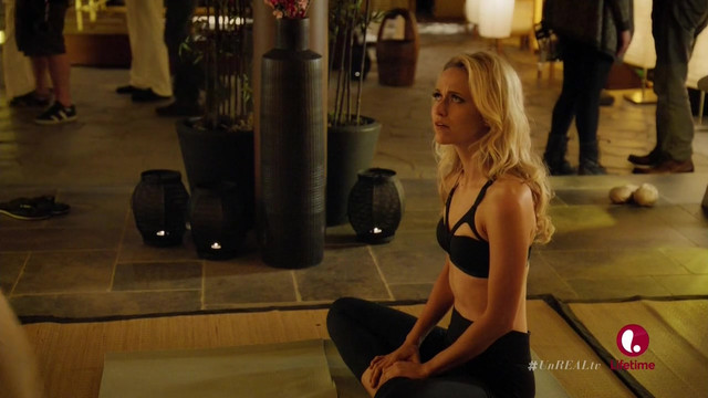 Johanna Braddy sexy - UnREAL s01e08 (2015)