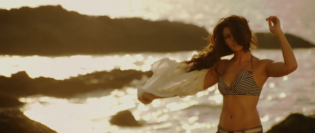 Jacqueline Fernandez sexy - Murder 2 (2011)