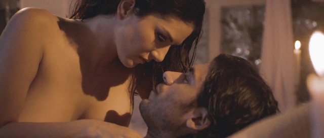 Sunny Leone sexy - Ragini MMS 2 (2014)