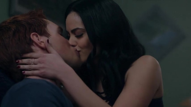 Camila Mendes sexy - Riverdale s01e12, e13 (2017)