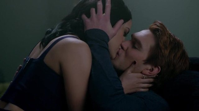 Camila Mendes sexy - Riverdale s01e12, e13 (2017)