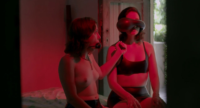 Mijal Katzowicz nude, Disturbia Rocio nude, Violeta Valiente nude, Rana Rzonscinsky nude - Las hijas del fuego (2018)