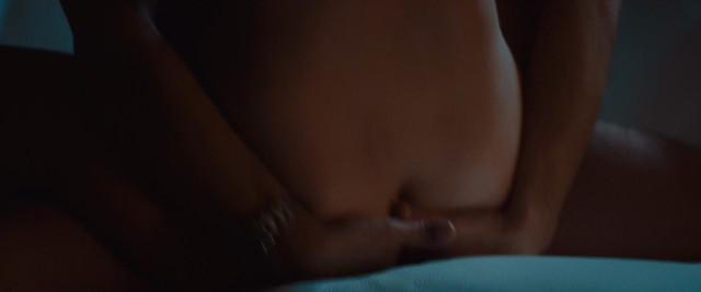 Marie-Ange Casta nude, Sara Cardinaletti nude, Sara Serraiocco nude - Lo spietato (2019)