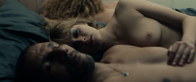 Sarah Pasquier nude, Nadia Tereszkewicz nude - Persona non grata (2019)