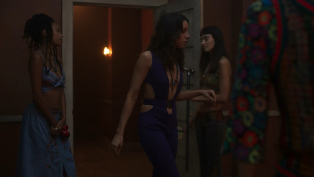 Aubrey Plaza sexy, Dan Cathcart sexy, Margaux Brooke sexy - Legion s03e01 (2019)