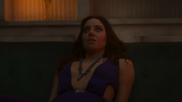 Aubrey Plaza sexy, Dan Cathcart sexy, Margaux Brooke sexy - Legion s03e01 (2019)