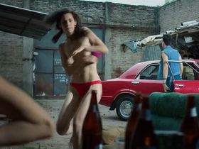 Yesica Glikman nude, Tamara Ayelen Arias nude - Apache La vida de Carlos Tevez s01e04 (2019)