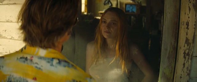 Dakota Fanning sexy, Margaret Qualley sexy - Once Upon A Time In Hollywood (2019)