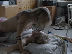 Justyna Wasilewska nude, Malwina Buss nude - Najpiekniejsze fajerwerki ever (2017)