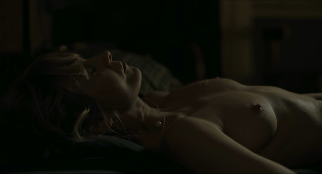 Magdalena Cielecka nude, Agata Buzek nude - Ciemno, prawie noc (2019)