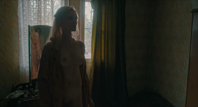 Magdalena Cielecka nude, Agata Buzek nude - Ciemno, prawie noc (2019)