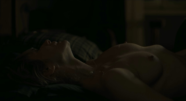 Magdalena Cielecka nude, Agata Buzek nude - Ciemno, prawie noc (2019)