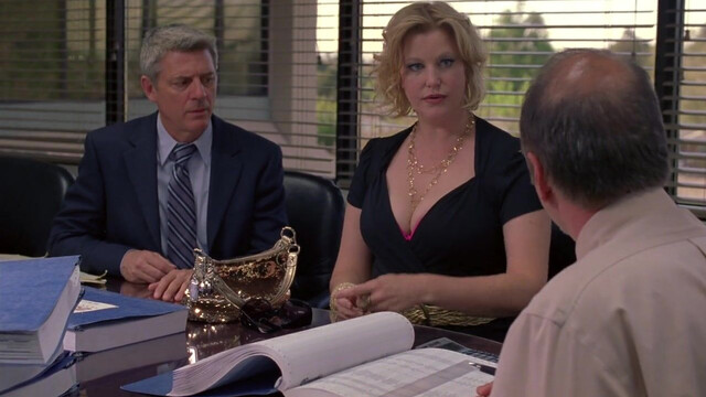 Anna Gunn sexy - Breaking Bad s04e09 (2011)