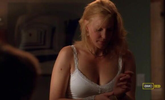 Anna Gunn sexy - Breaking Bad s03e04 (2010)