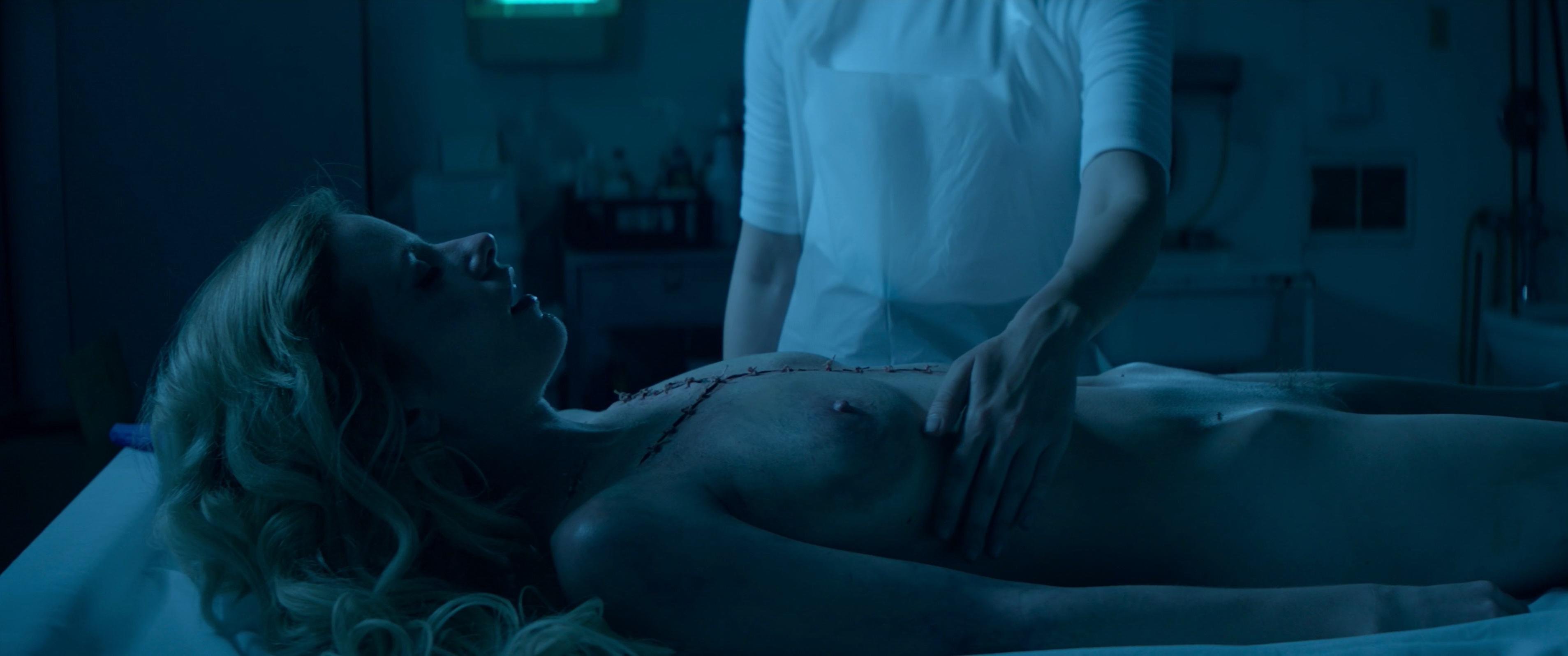 Cody Renee Cameron nude, Jena Malone sexy - The Neon Demon (2016)