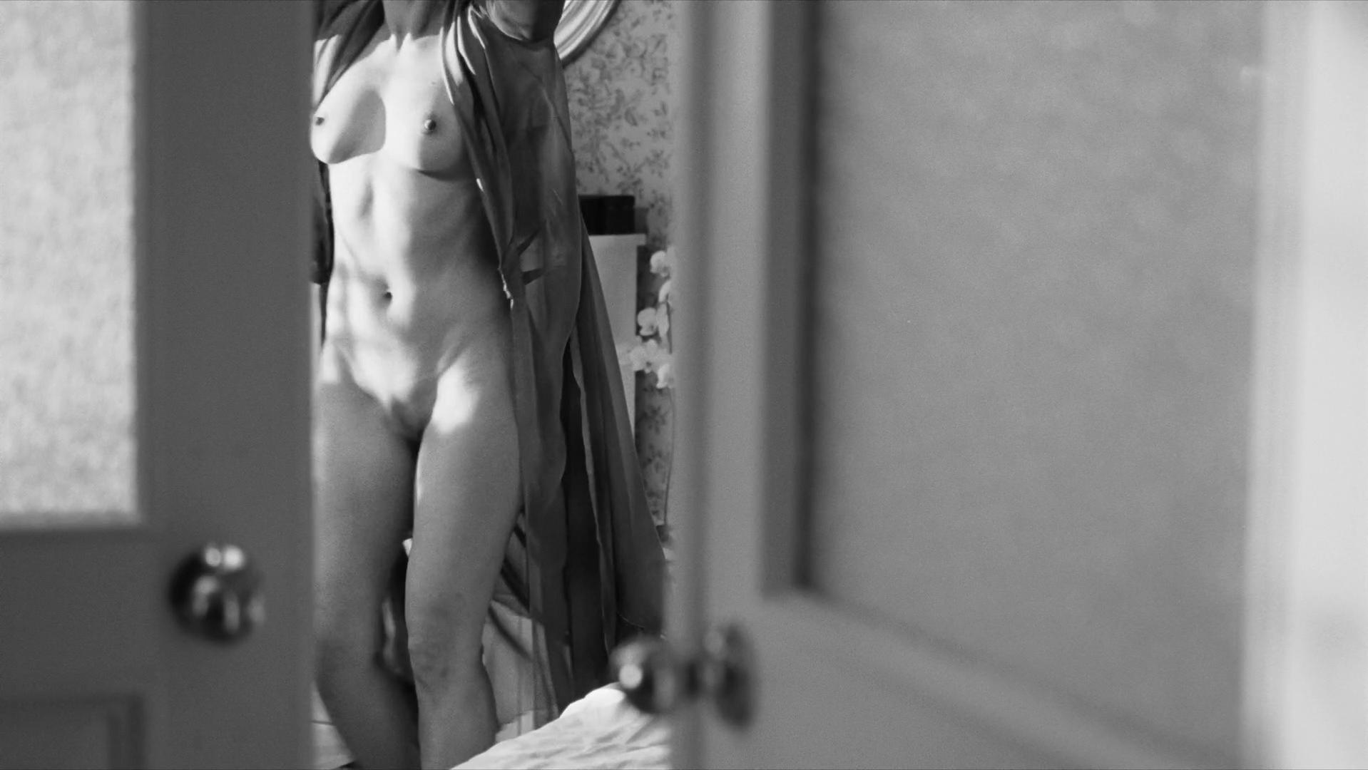 Yuliya Peresild nude - Weekend (2014)