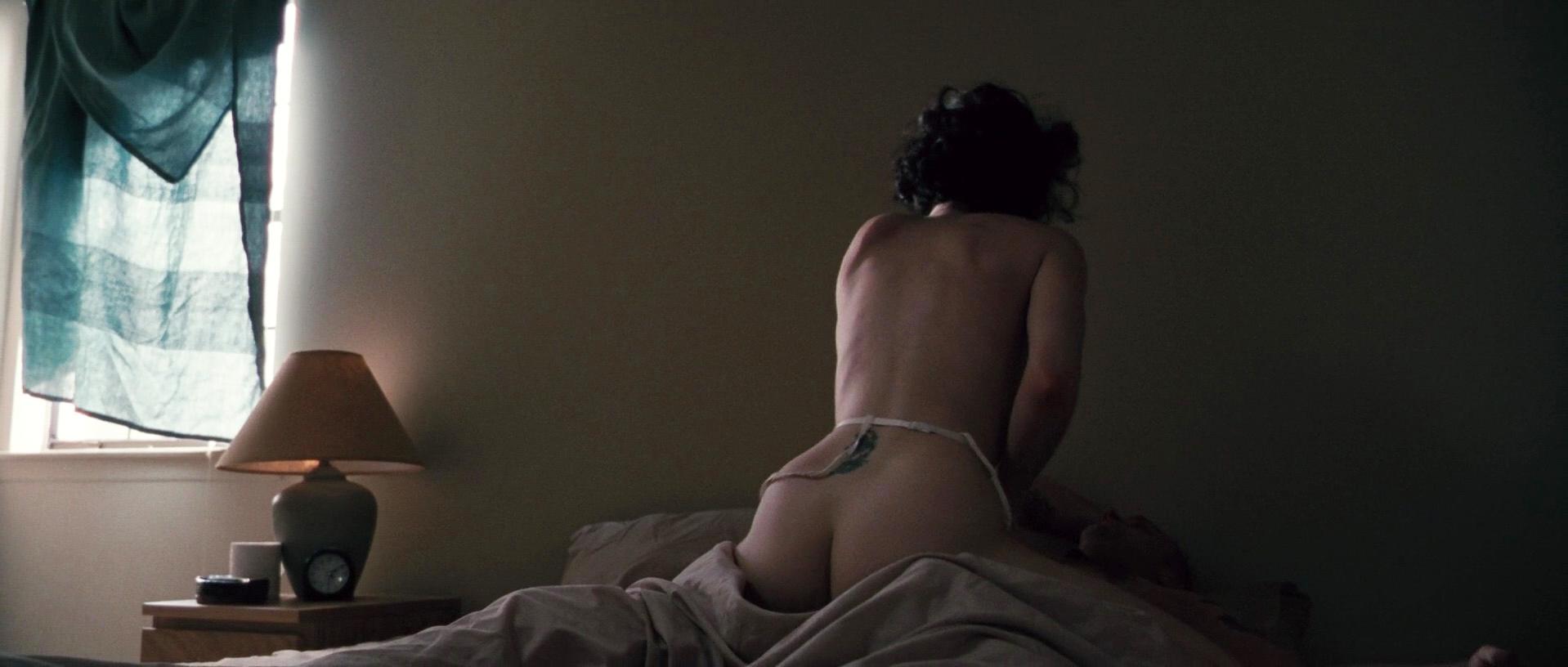 Jena Malone nude, Lisa Joyce nude - The Messenger (2009)
