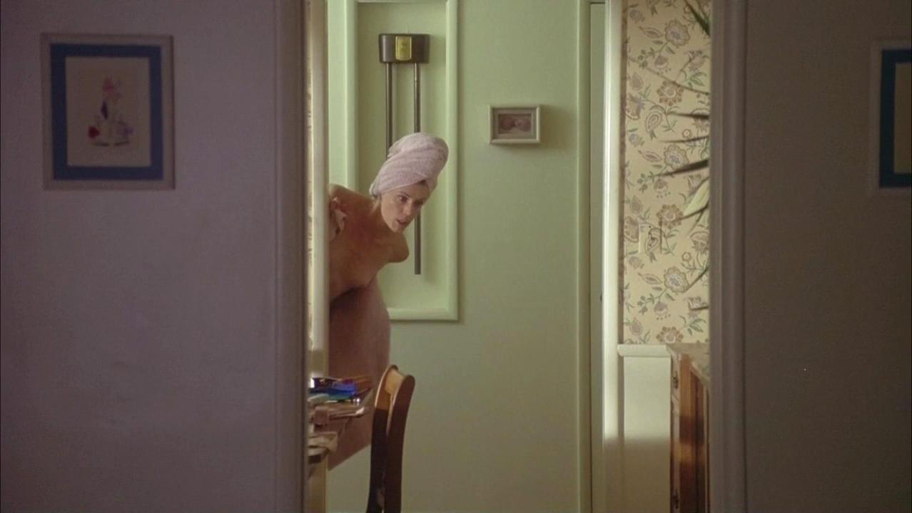 Frances McDormand nude, Lori Singer nude - Short Cuts (1993)