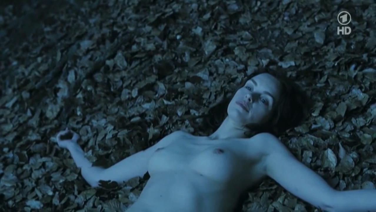 Nina Hoss nude - Das Herz Ist Ein Dunkler Wald (2007)