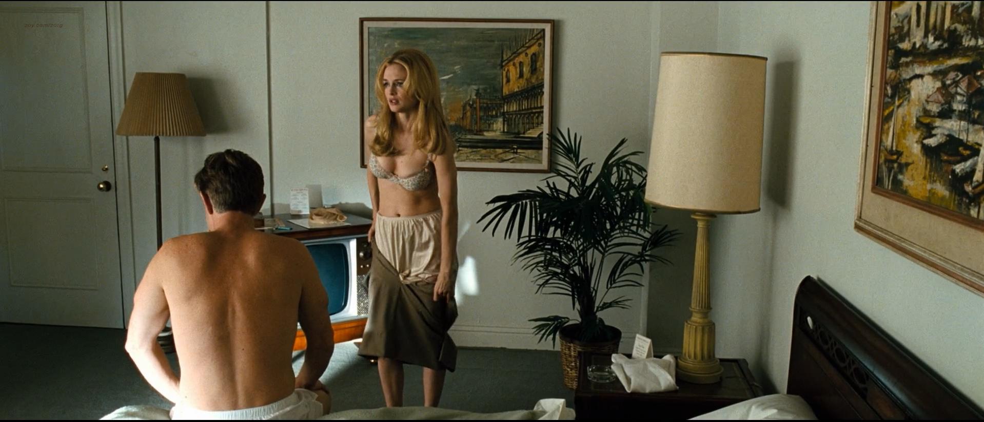 Heather Graham sexy - Bobby (2006)