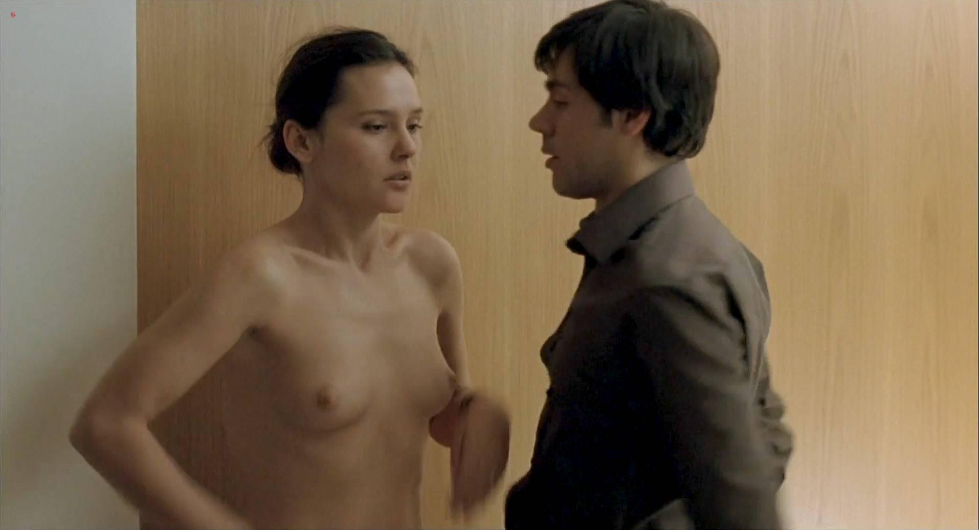 Virginie Ledoyen nude - Un baiser s’il vous plait (2007)