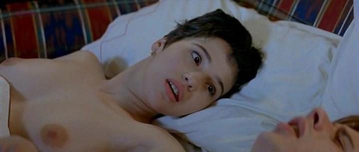 Ariadna Gil nude - Los peores anos de nuestra vida (1994)