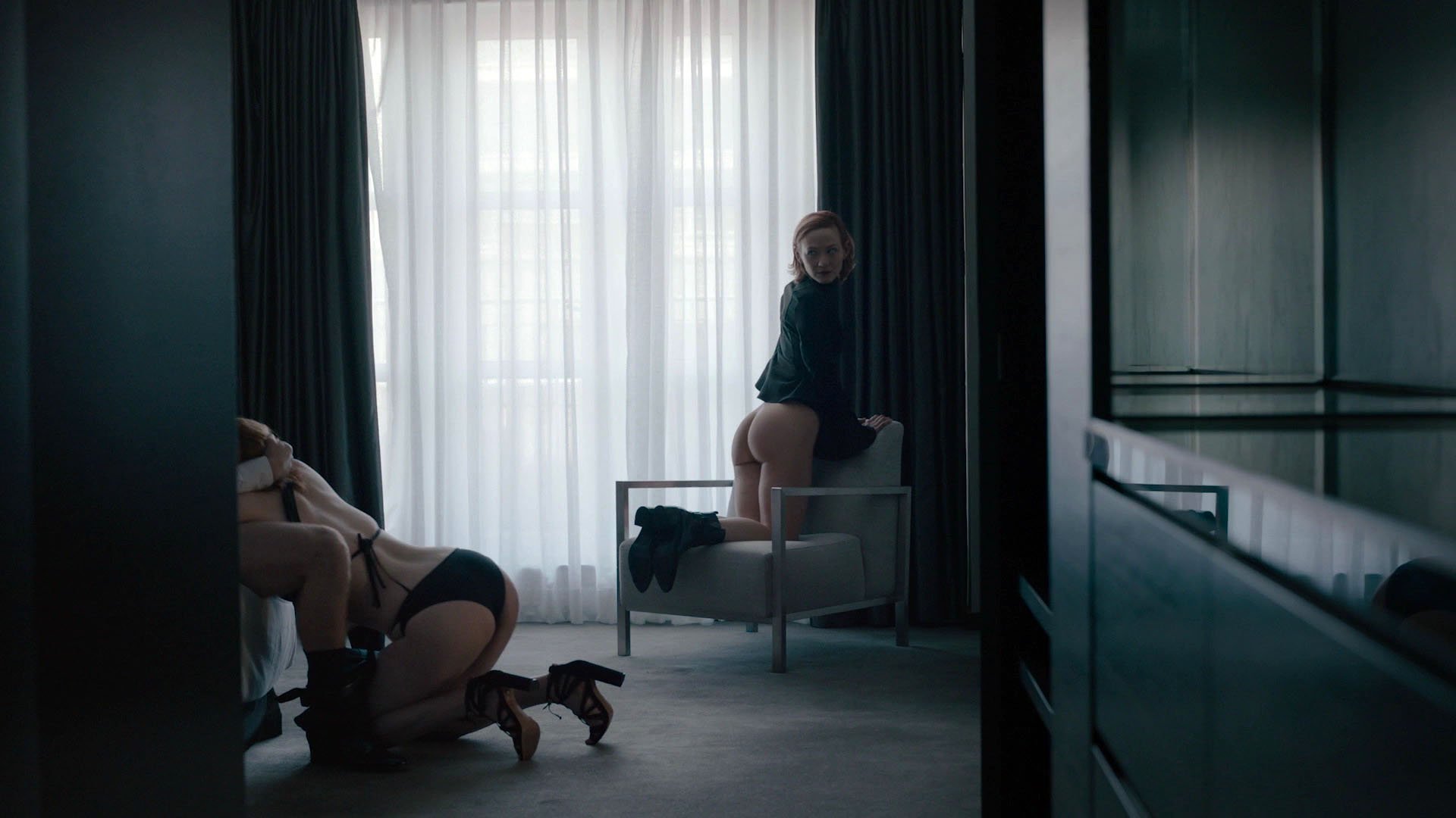 Louisa Krause nude, Gillian Williams nude - The Girlfriend Experience s02e01 (2017)